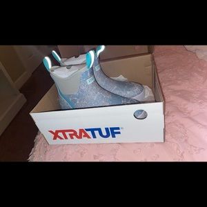 womens xtratuf size 8
